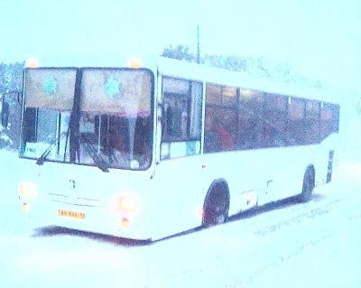 В Кузбассе у автобуса с пассажирами на ходу отлетело колесо