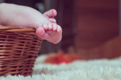 В Америке женщина родила здоровую дочь из замороженного 24 года назад эмбриона