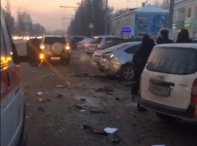 В центре Кемерова произошло массовое ДТП с шестью автомобилями