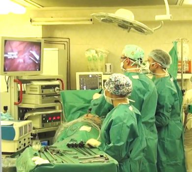 В Кузбассе хирурги сделали уникальную операцию по удалению опухоли из почки ребёнка