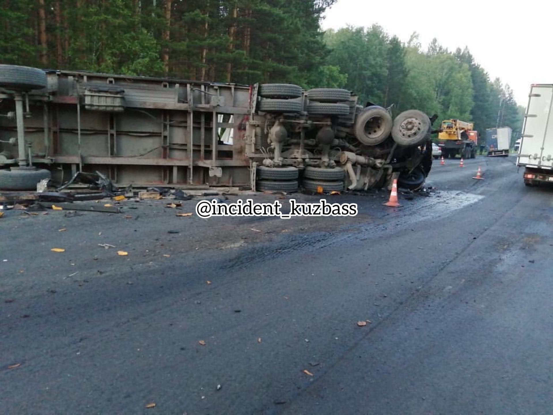 Кузбассовцы чудом не пострадали в страшной аварии на трассе Юрга-Томск  (видео) • 19.06.2020 • Новости • Сибдепо