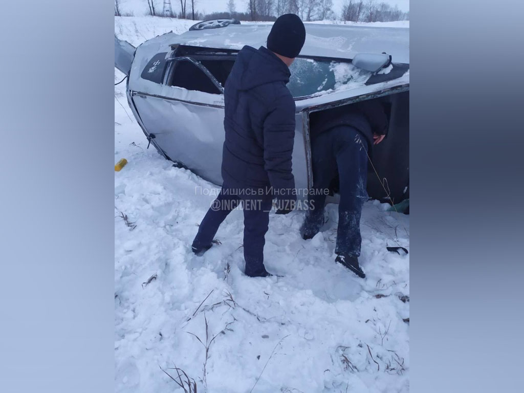 Видео: на въезде в Прокопьевск перевернулся автомобиль