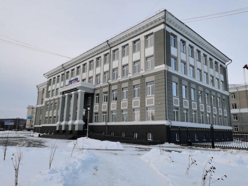 Минобразования Кузбасса рассказало, что случилось с крышей техникума в Новокузнецке