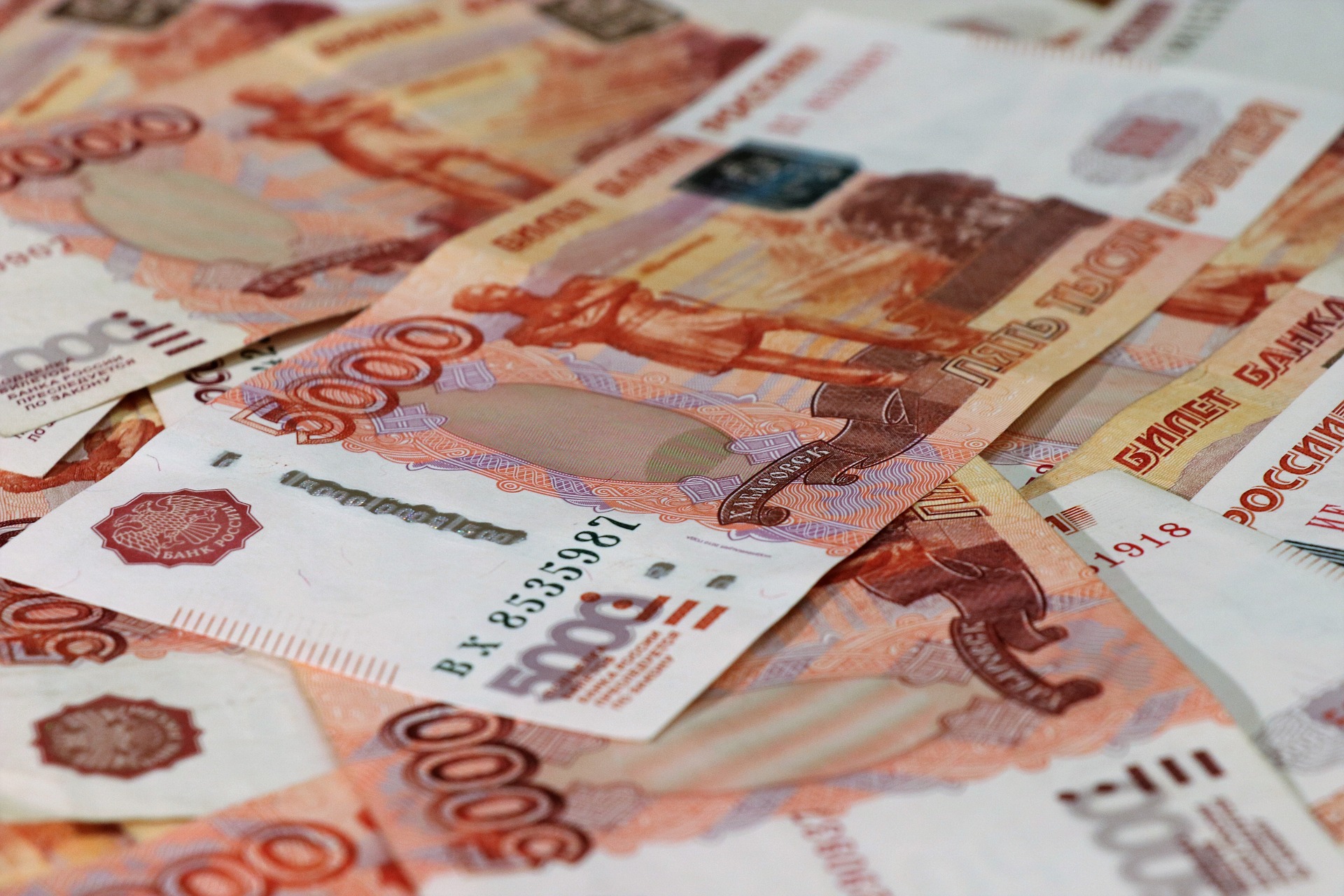 Из Кемерова за границу незаконно вывели 50 миллионов рублей