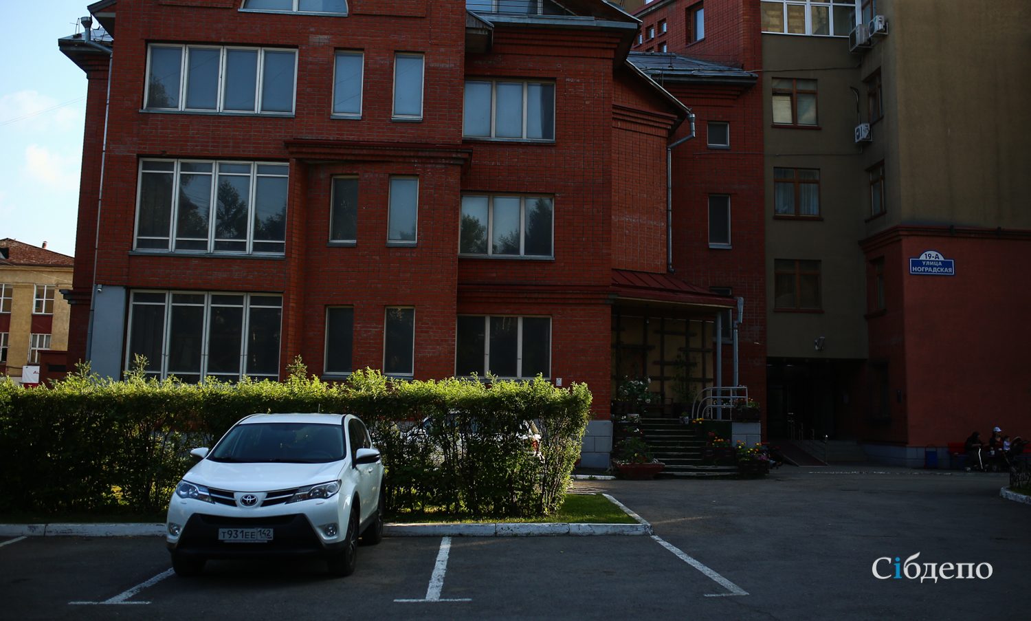 Платные парковки в Кемерове: администрация объяснила, зачем