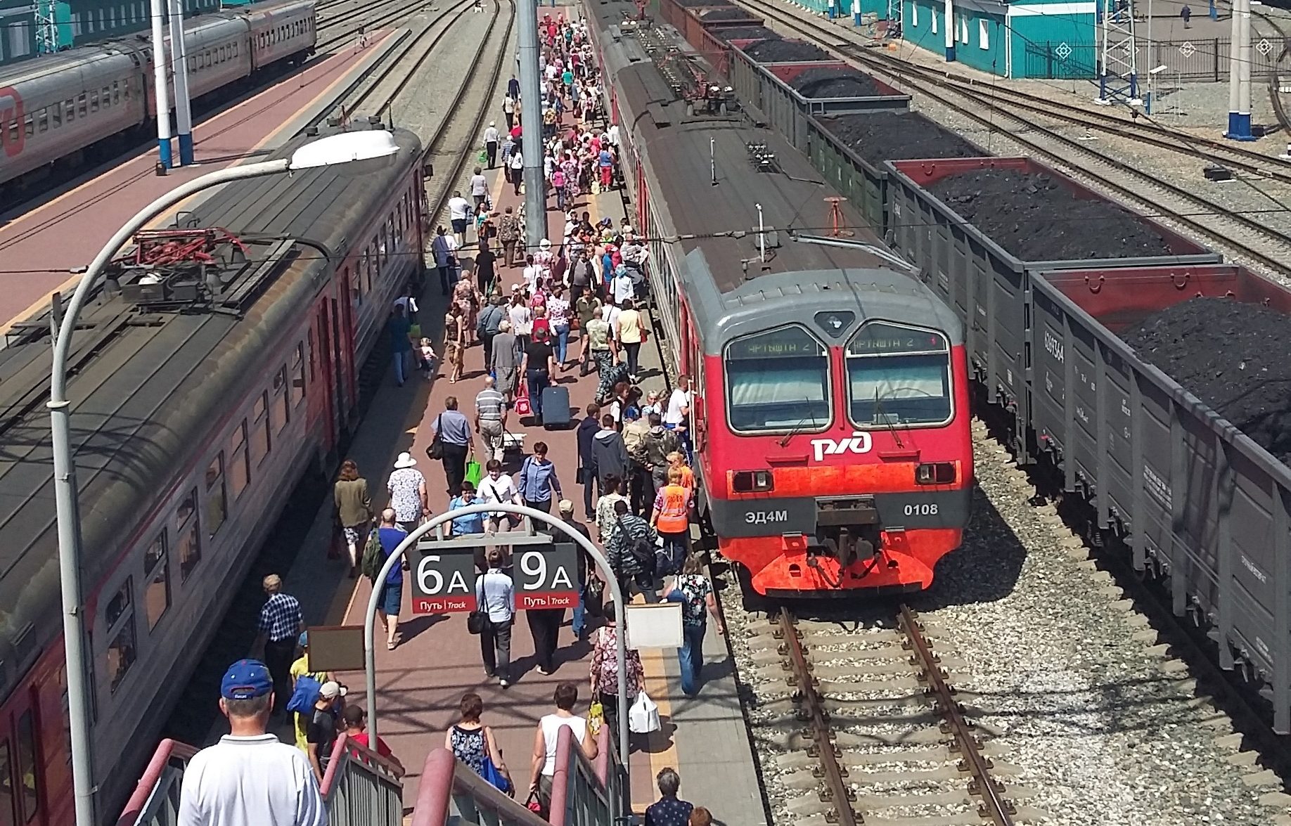 Пригородные поезда в Кузбассе переходят на новый летний график