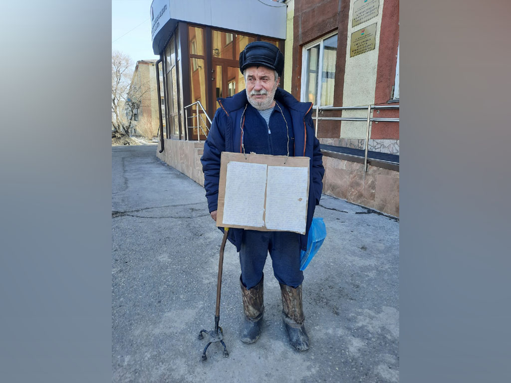 Пожилой инвалид просит администрацию Ленинска-Кузнецкого выдать ему уголь