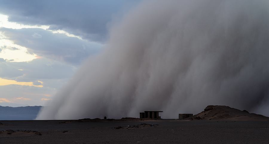 Песчаная буря в пустыне Калют