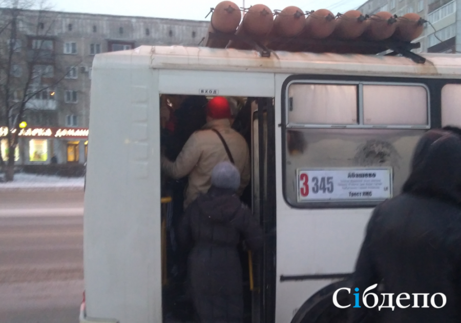 Мэрия Новокузнецка три года не может победить незаконный ПАЗ на городских дорогах