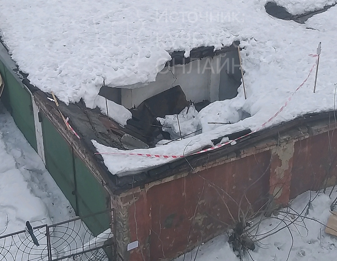 В Кузбассе два года ищут владельца опасного и дырявого гаража