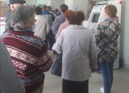 В кузбасском городе почтовое отделение не выдерживает натиска посетителей
