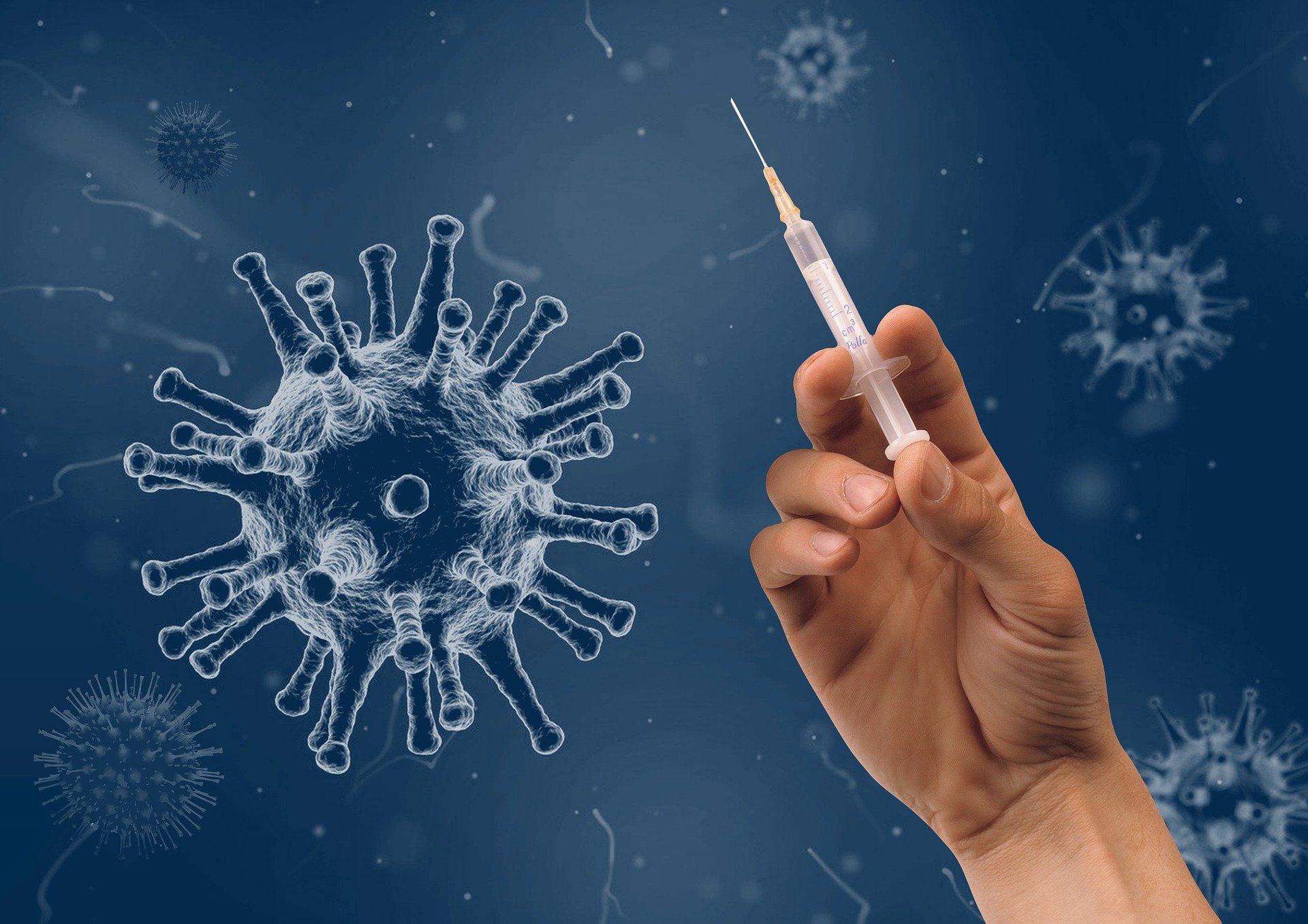 Здоровье – в подарок: как поощряют за прививку от COVID-19 в Кузбассе и других регионах
