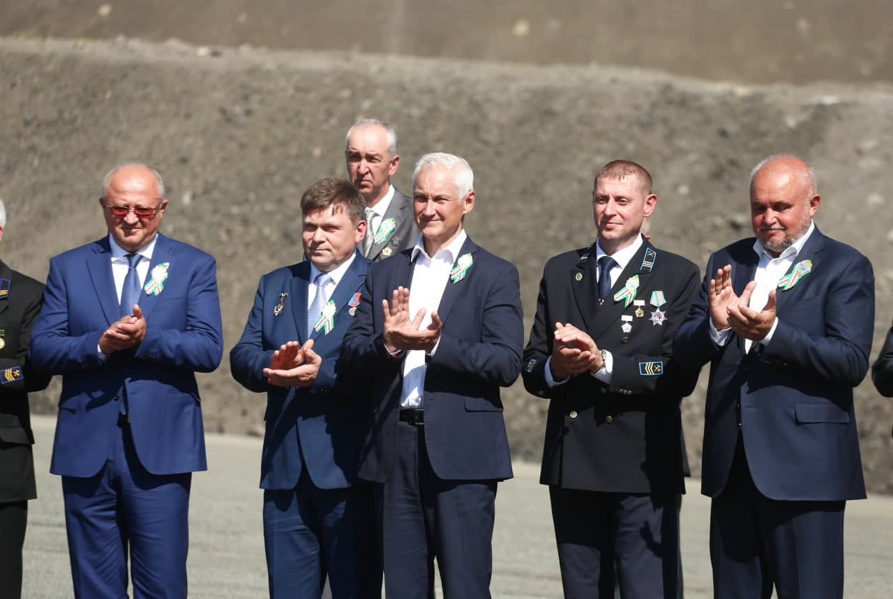 Первый зампред Правительства России встретился с шахтёрами Кузбасса