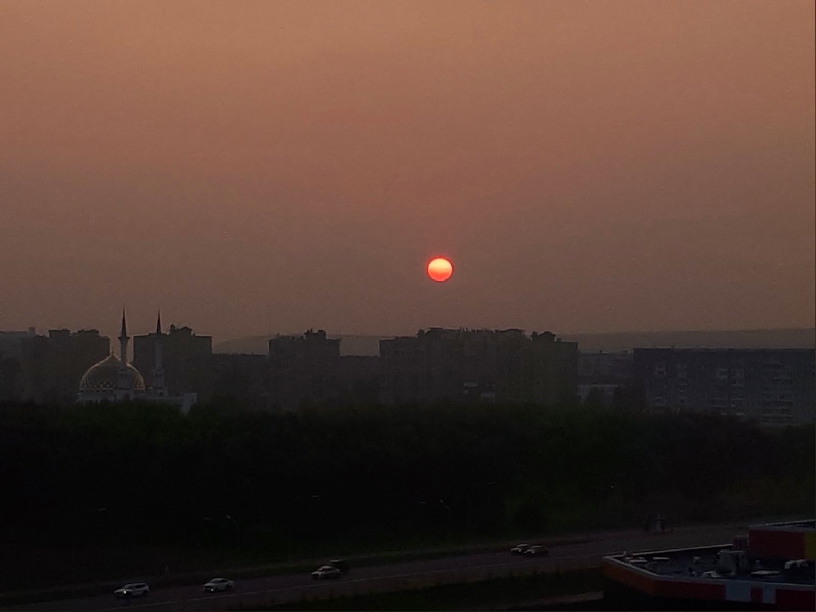 Солнце в дыму картинки