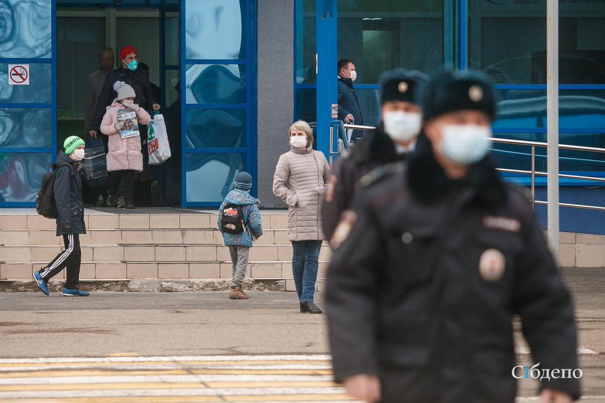 Три дня подряд в России обновляется рекорд смертей от COVID-19