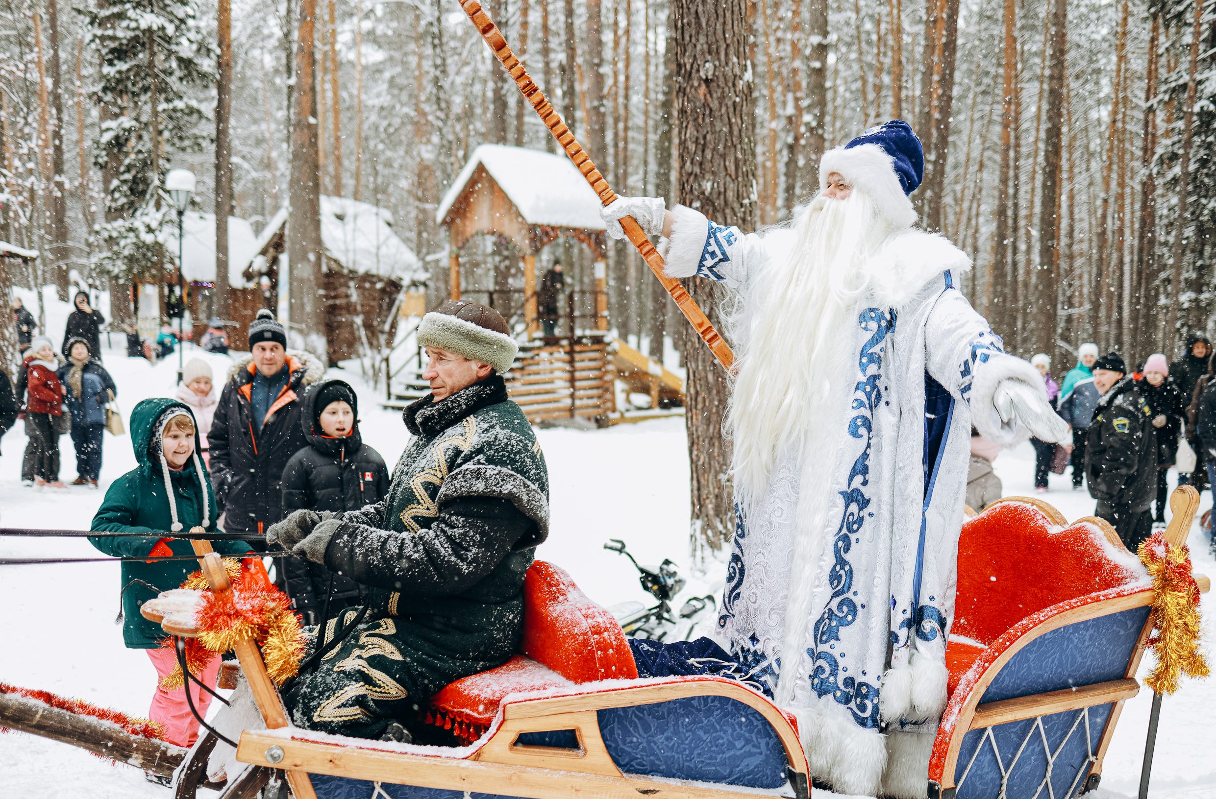 Сотни жителей Кузбасса поздравили Деда Мороза с Днем рождения
