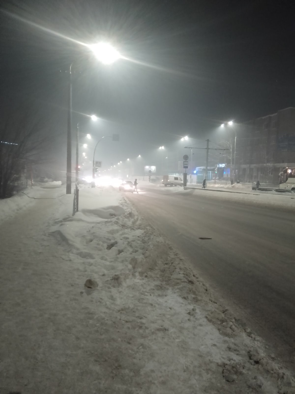 Окутан пеленой. Туман в Кемерово. Туман в Новокузнецке. Туман Кемерово Сибдепо. Окутать пеленой.