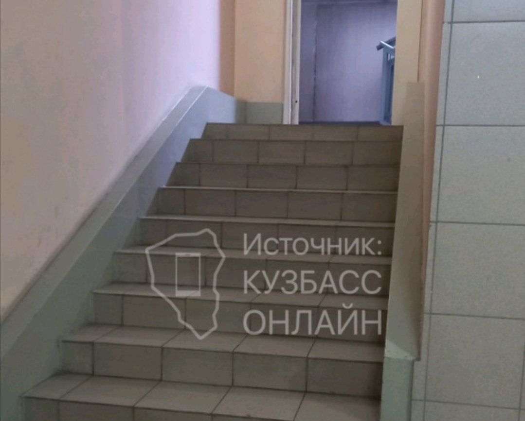 В Новокузнецке ребенок-инвалид не может попасть к врачу из-за сломанного лифта