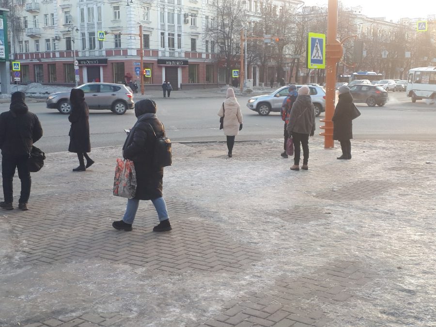 Прогноз сегодня кемерово. Кемерово идем. Пришли фотографии города Кемерово сегодня. Суровые кемеровчане зимой. Ходит в одних стрингах по городу.