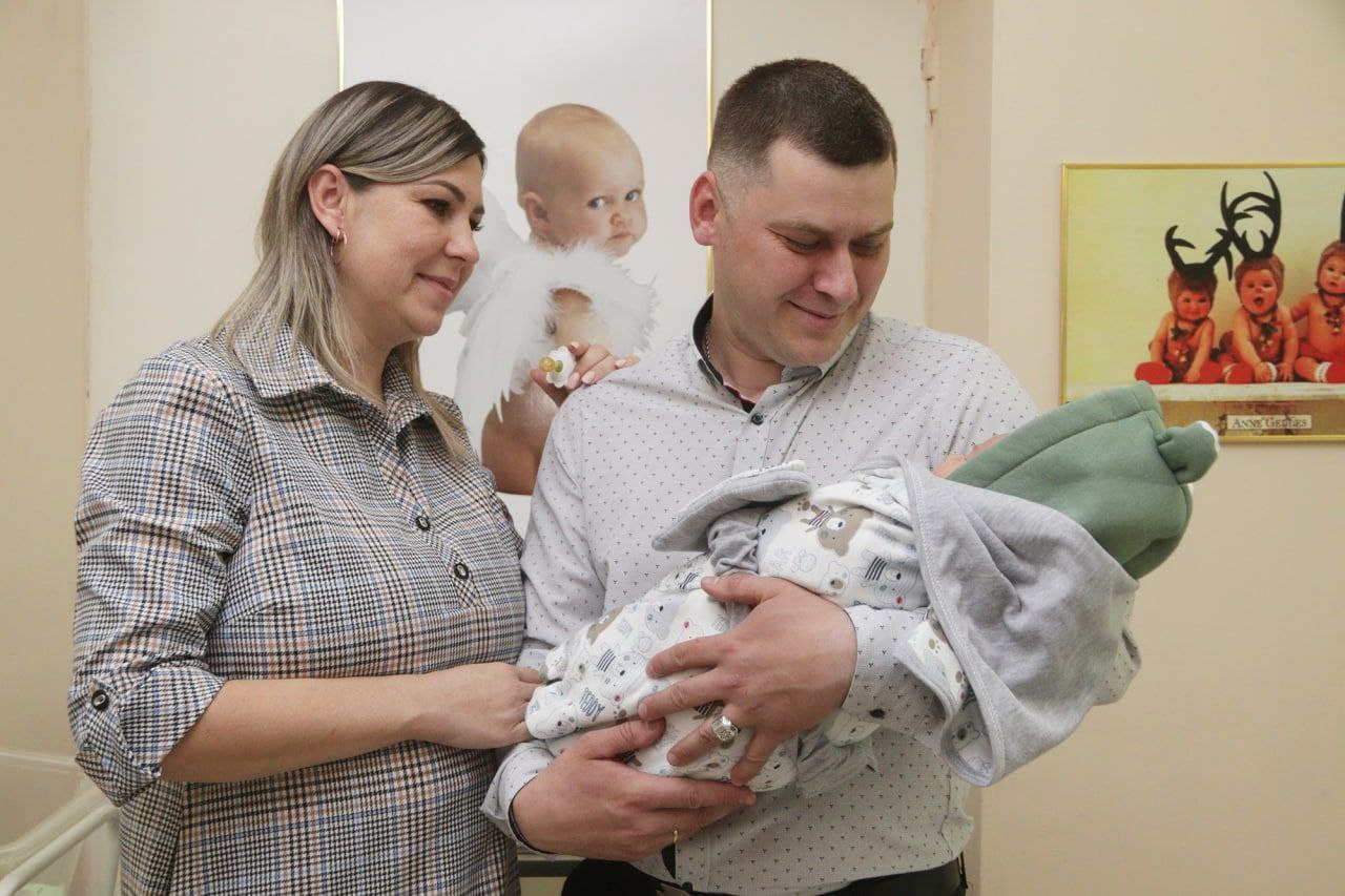 В Кузбассе из роддома выписали уникального малыша