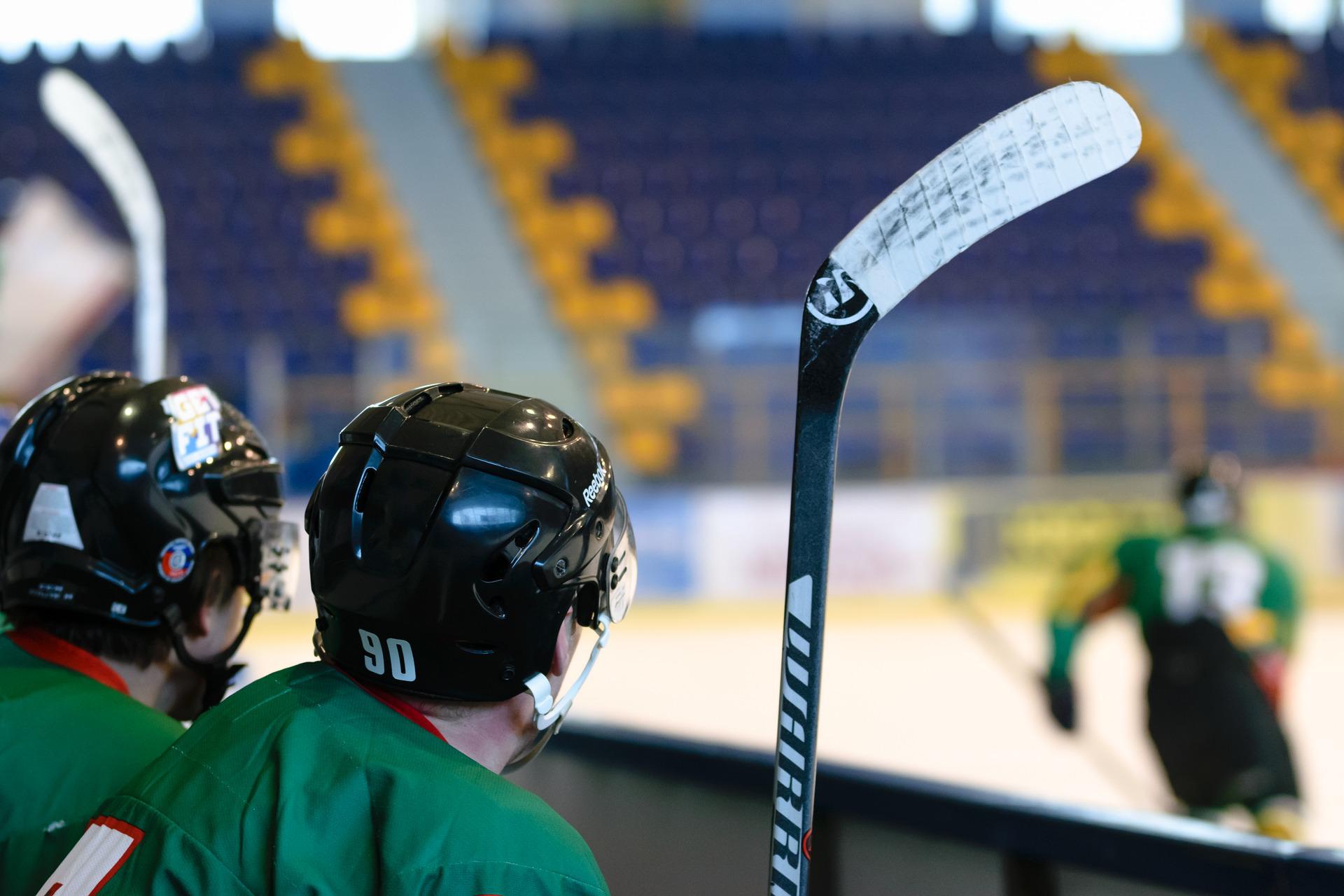 Известного хоккеиста из Кузбасса подозревают в покупке военного билета