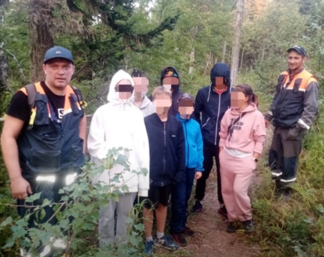 На кузбасском курорте в Шерегеше шесть подростков и один взрослый попали в ужасную ситуацию