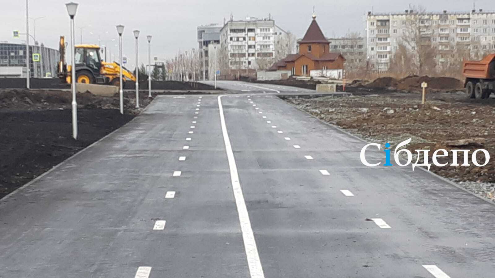 В Кемерове состояние дороги на Верхнем бульваре вызывает недоумение горожан