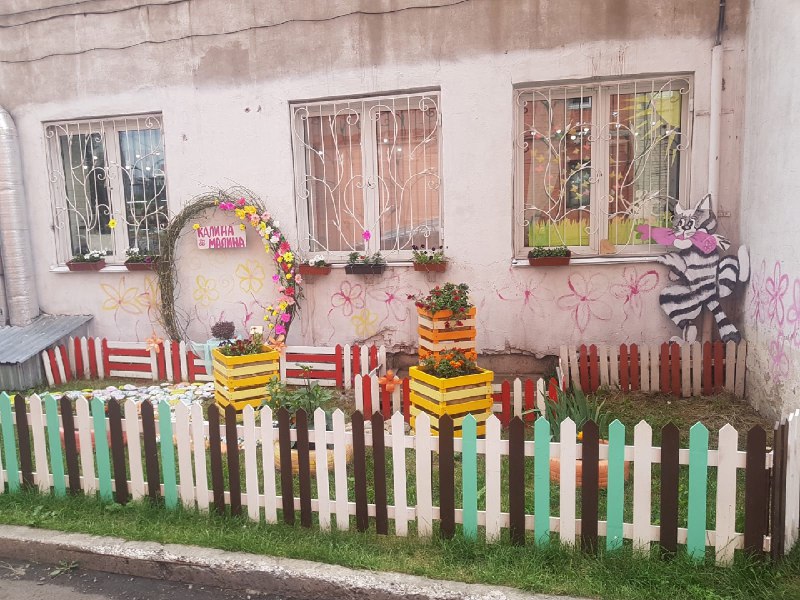 Жители города в Кузбассе круглосуточно охраняют созданную для них инсталляцию