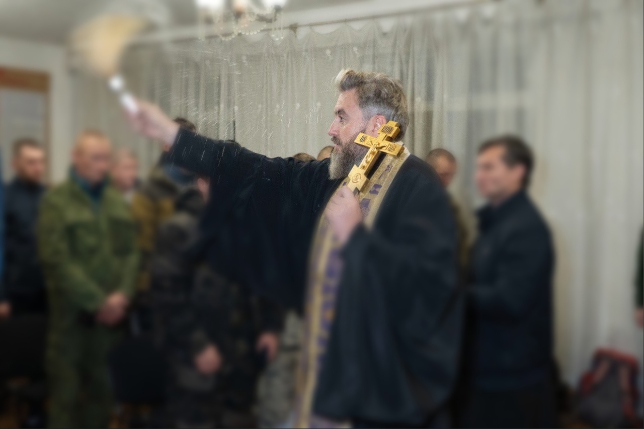 В Кузбассе мобилизованные запасаются иконами перед отправкой из дома