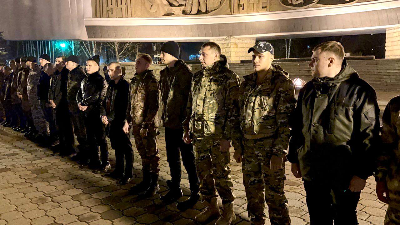 Уходят одни за другими: очередную партию солдат в Новокузнецке отправили на полигоны
