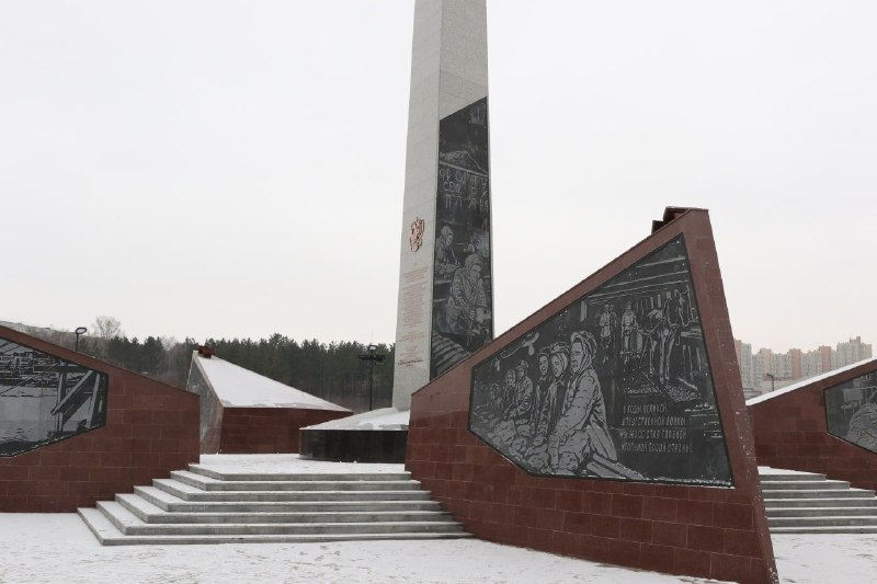 Кемеровчанам назвали дату открытия 27-метровой стелы в парке Жукова
