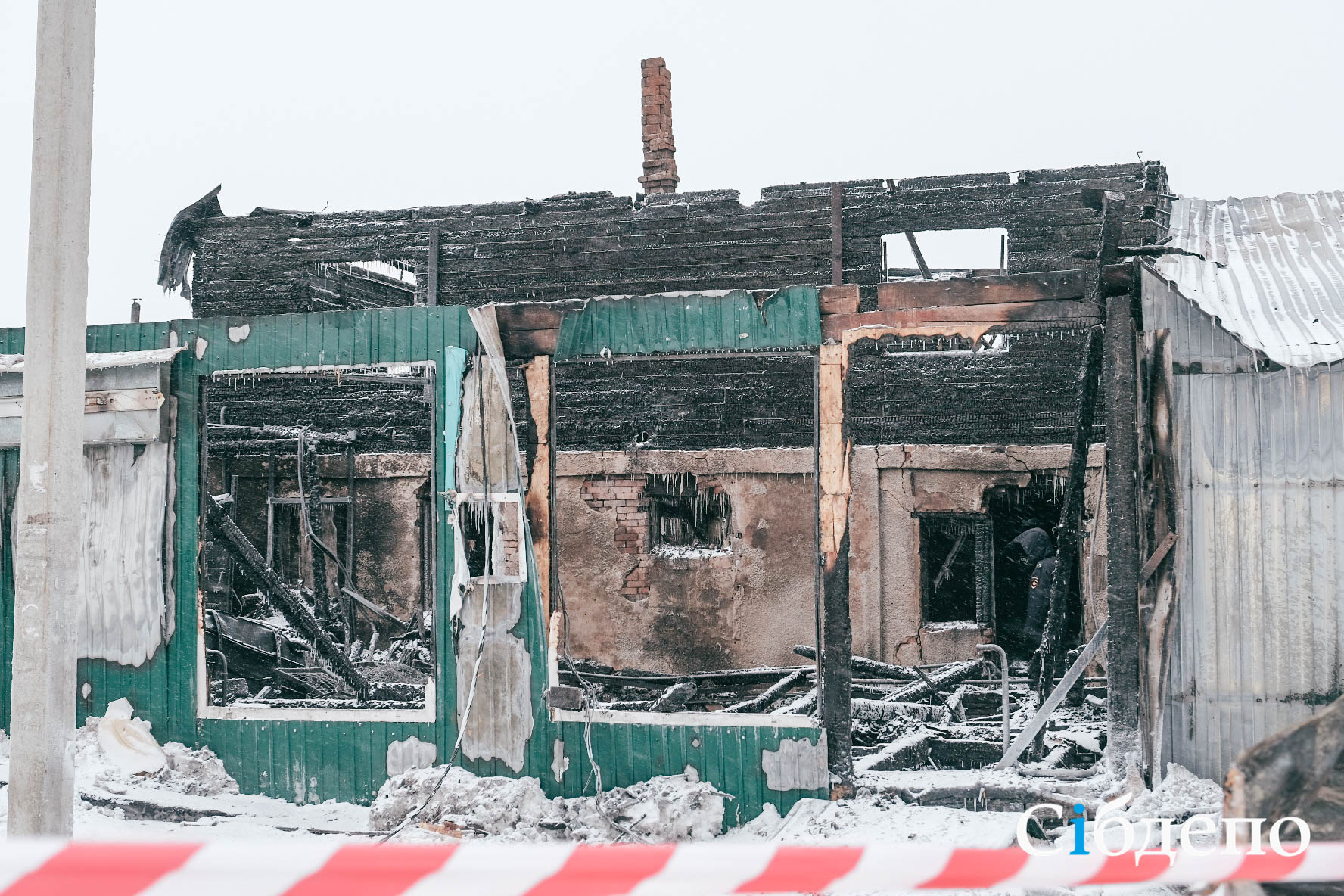 Пожар в нелегальном приюте Кемерова тушили в странных условиях