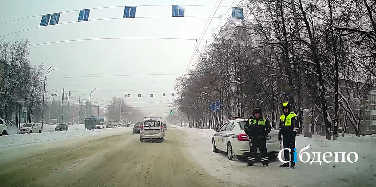 В Кемерове массово запретят стоянку авто: власти назвали все адреса