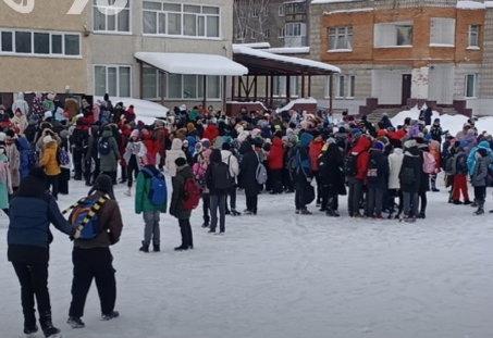 В Сибири школьник принёс гранату на урок