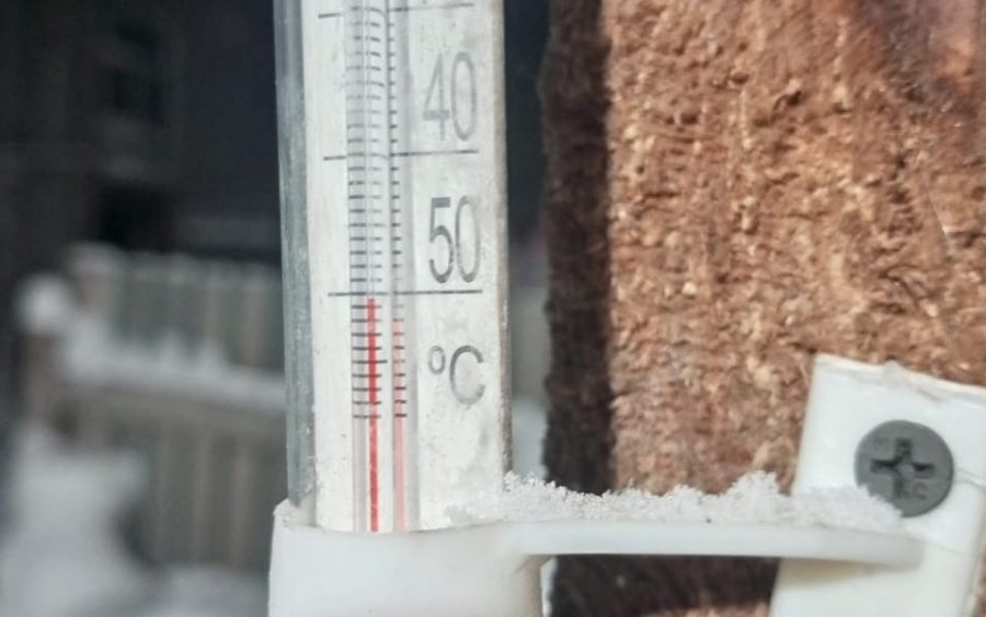 От -35ºС до -50ºC: жители застывшего Кузбасса «меряются» термометрами