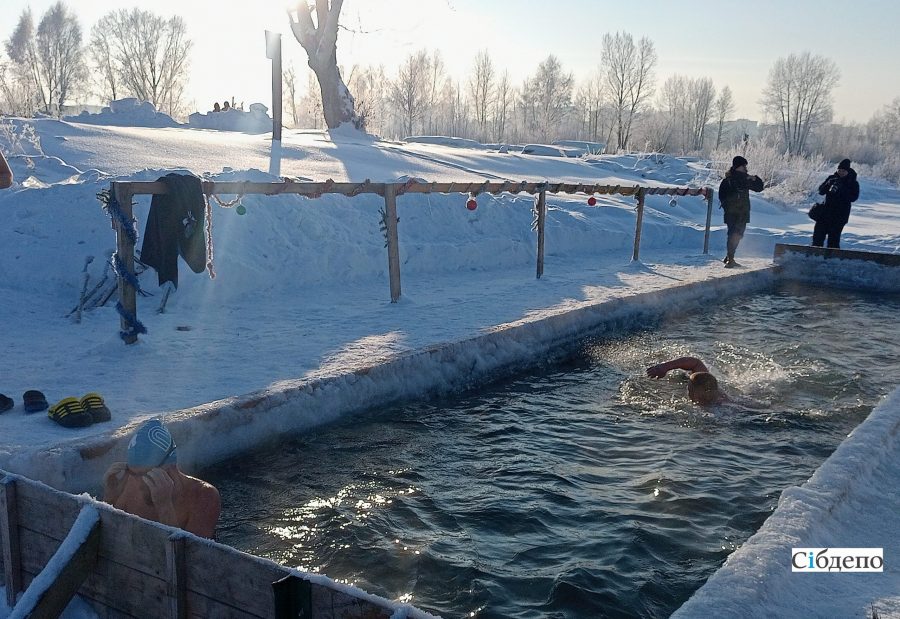 В сибирском городе отменили купание в купели и крестных ход на Крещение