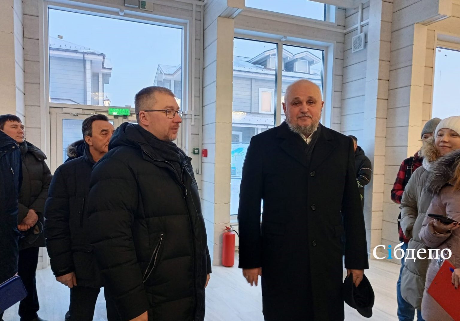 Дома из сосны, камин и окна в пол: Сергей Цивилев показал квартал юстиции Кемеро