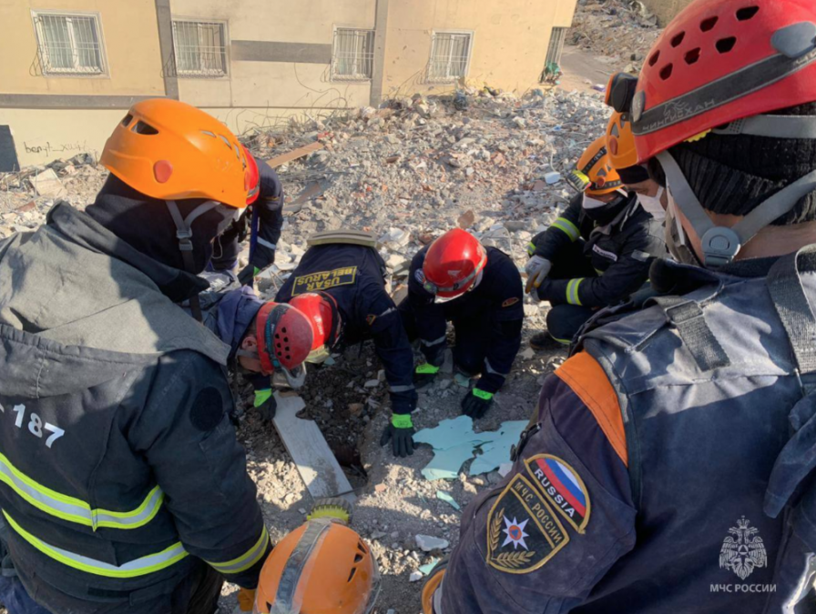 Российские спасатели в Турции под развалинами нашли кое-что ценное