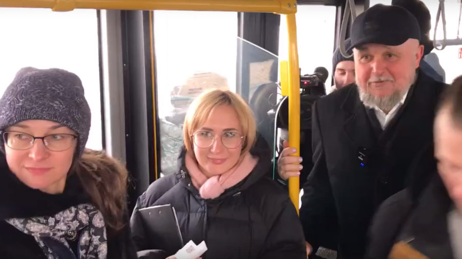 Губернатор Кузбасса прокатился в общественном транспорте и пообщался с горожанами