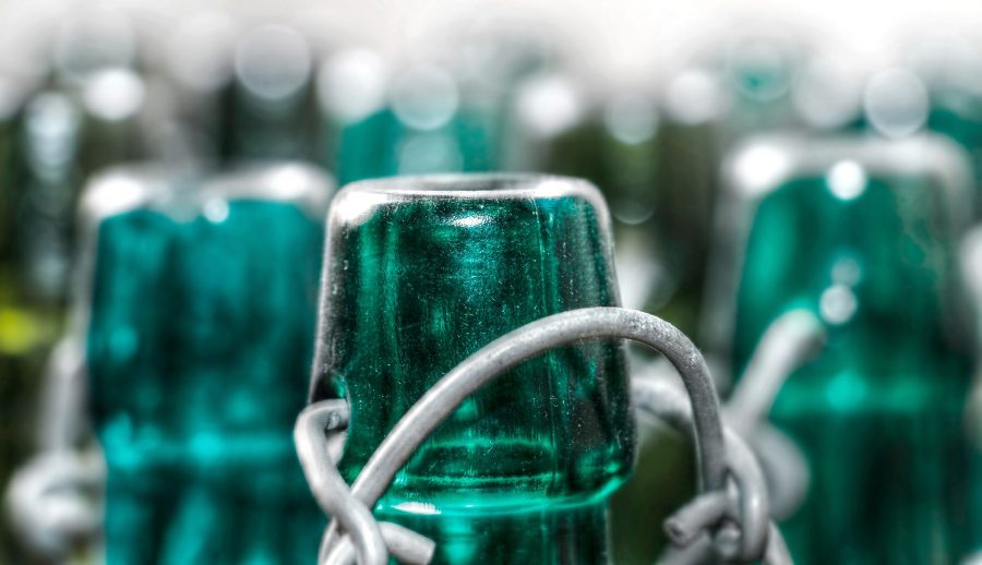 В Кемерове обнаружили почти 5000 бутылок нелегального алкоголя