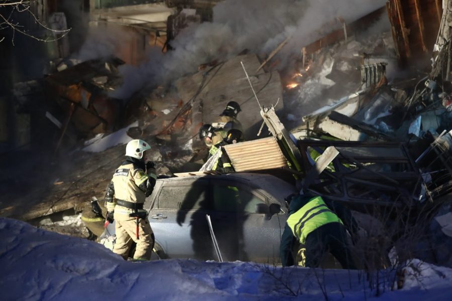 Из под развалин взорвавшегося дома спасатели услышали дикий крик