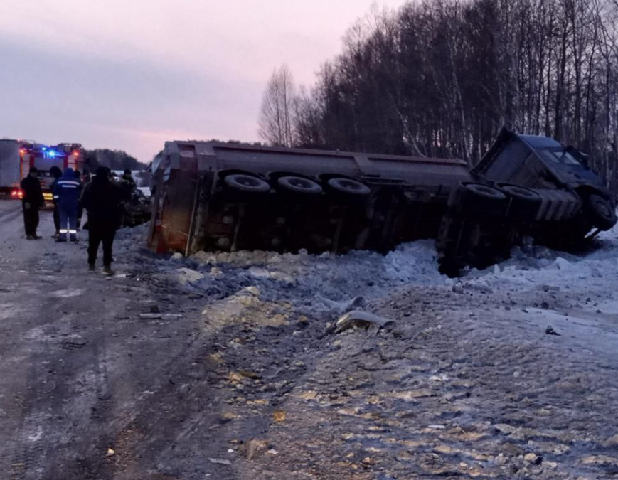 Скончалась на месте: на кузбасской дороге произошла авария
