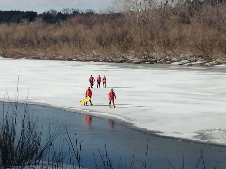 В Кемерове дети застряли на льду берега Томи