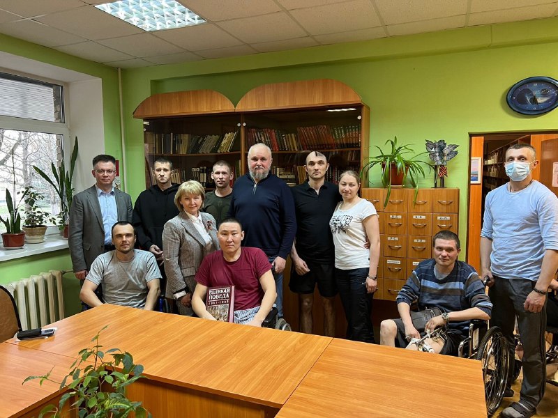 Сергей Цивилев посетил госпиталь с участниками СВО из Кузбасса