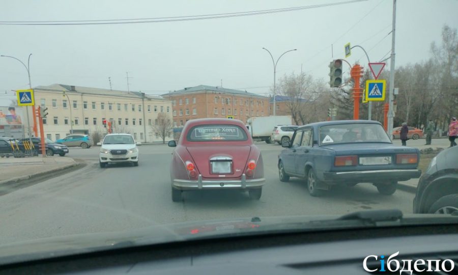 В Кемерове заметили единственный в России японский автомобиль