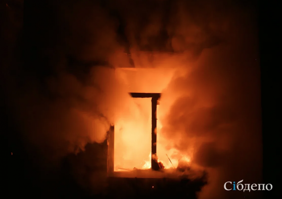 Странные возгорания на балконах в Кузбассе подвергли опасности жизни людей