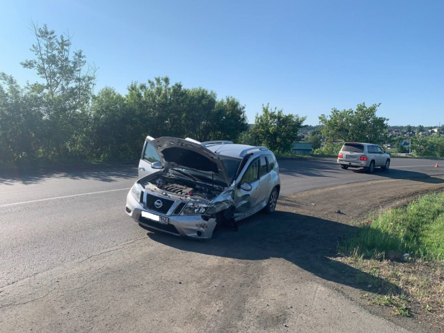 Пьяный кузбассовец совершил аварию и убежал, оставив свою машину