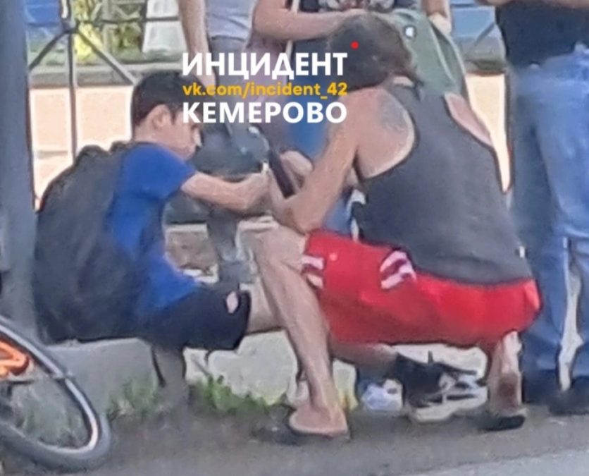 Соцсети: в Кемерове ребёнок на велосипеде попал под колеса машины