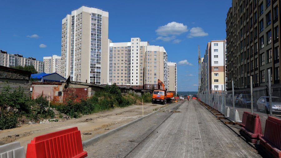 Кемеровчане доедут до дома: в городе строят классную дорогу