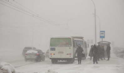 Доставайте ёлку: Кузбасс накрыло снегом